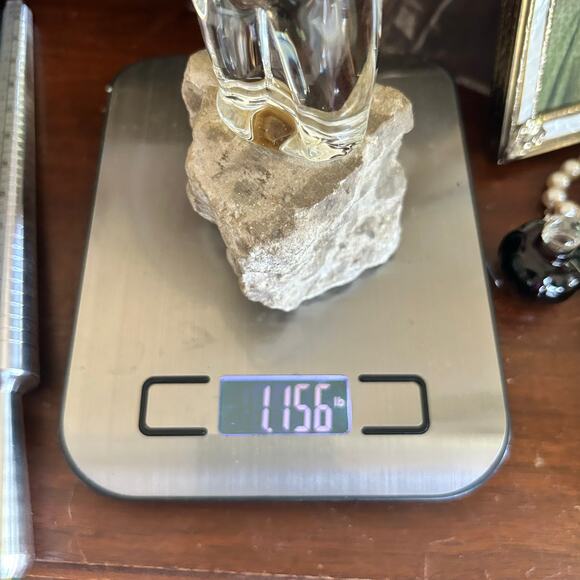 Vintage Clear Glass Howling Wolf Figurine on Stone Base - Picture 12 of 12